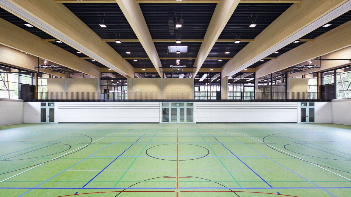 Dreifachsporthalle-Seeheim mit Sportlinoleum Dreifachsporthalle-Seeheim mit Sportlinoleum