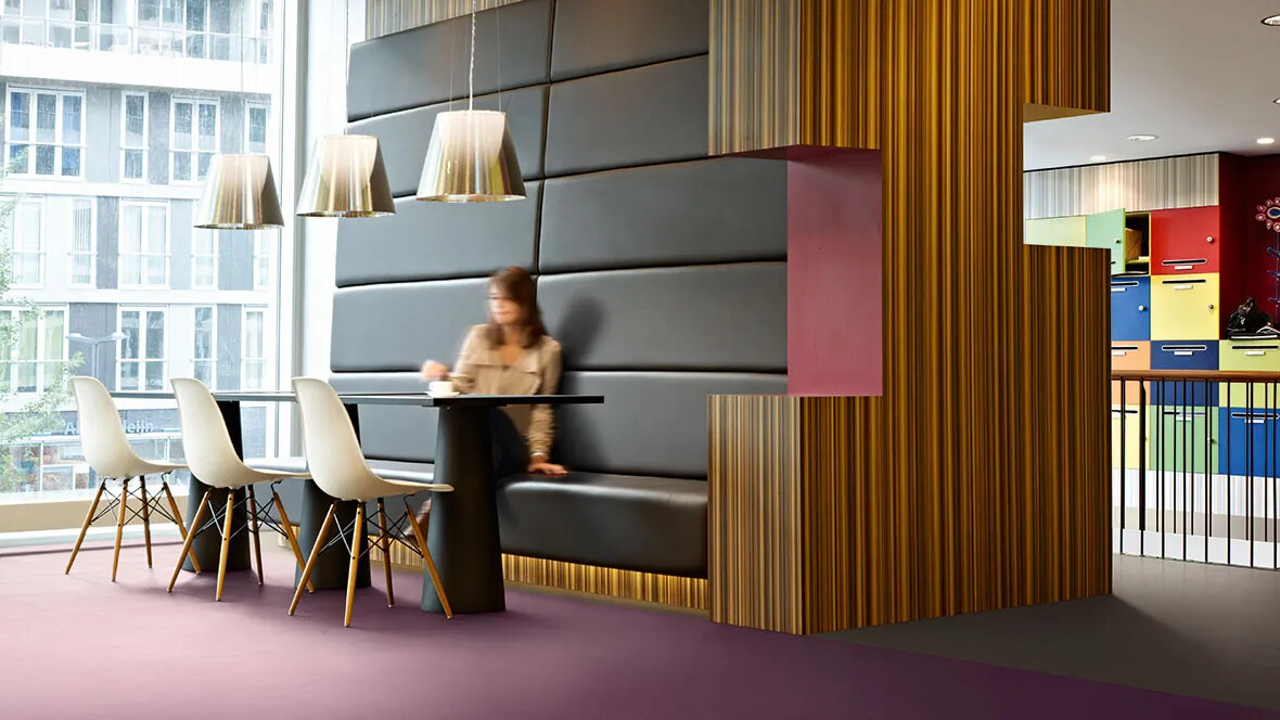 Allura_Colour_C68018-C68034_coffee_corner_office.jpg Allura Colour