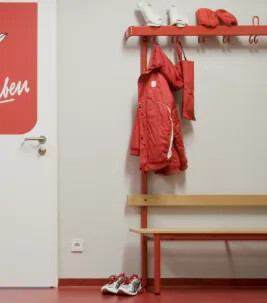 Dressing room, linoleum