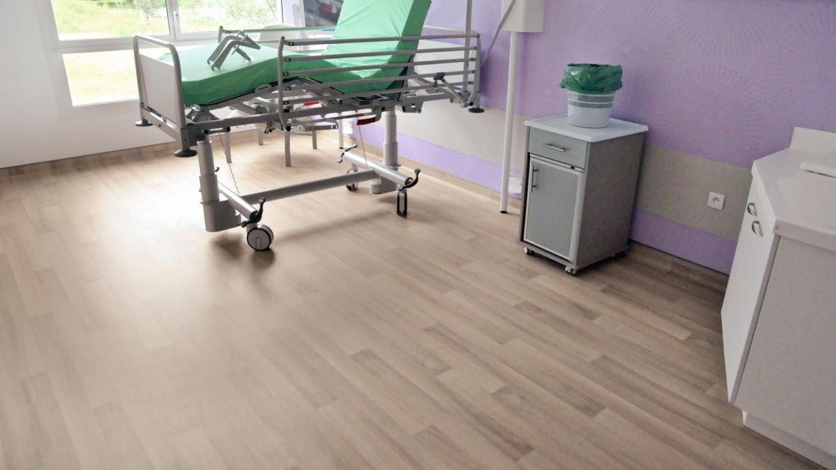 Eternal UK_wood_whitewash oak_11912 Project Vinyl & Safety Flooring